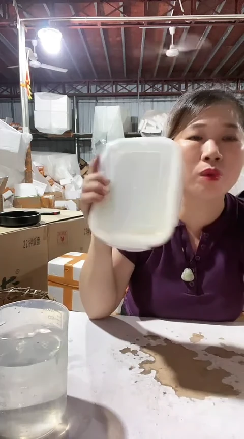 瑕疵紫色保鲜盒送小号双格