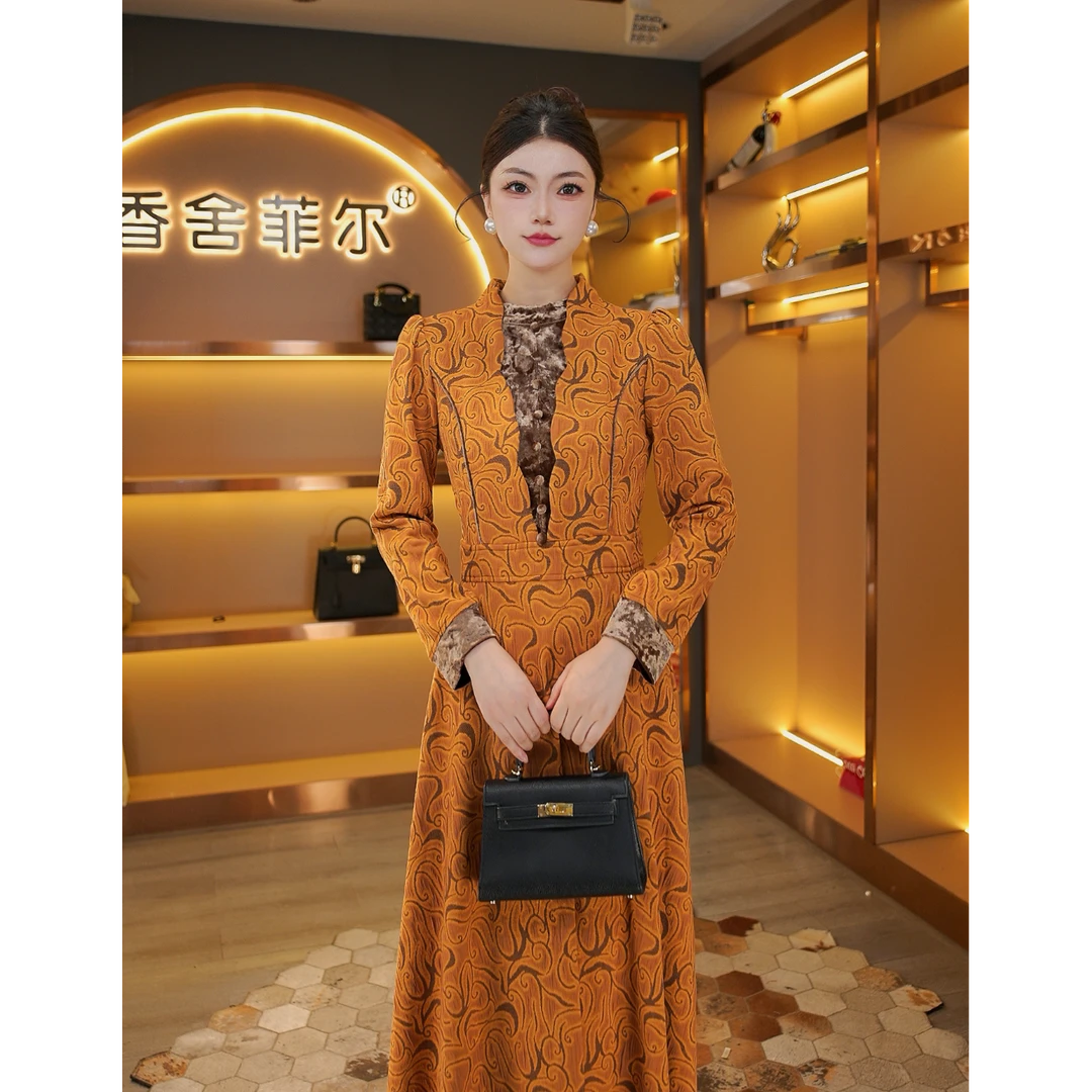 【香舍菲尔】82886-新款法式气质百搭显瘦轻奢修身连衣裙-佩