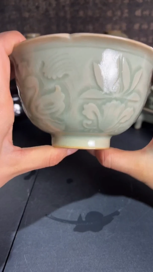 耀州窑仰山天青莲纹游鸭高足碗微瑕