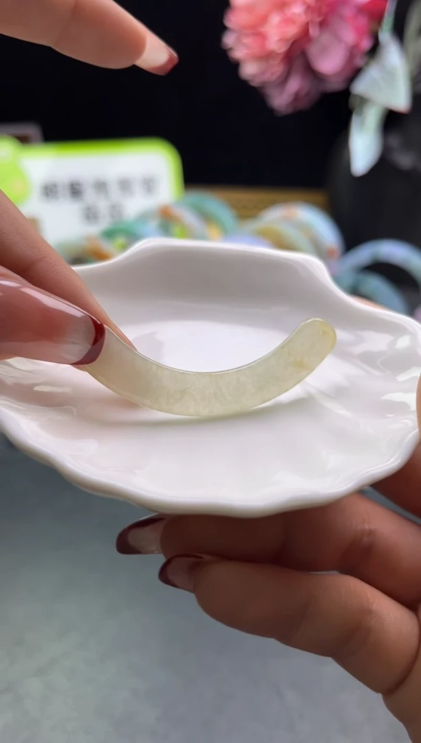 未镶嵌挂件翡翠玉璜-编绳