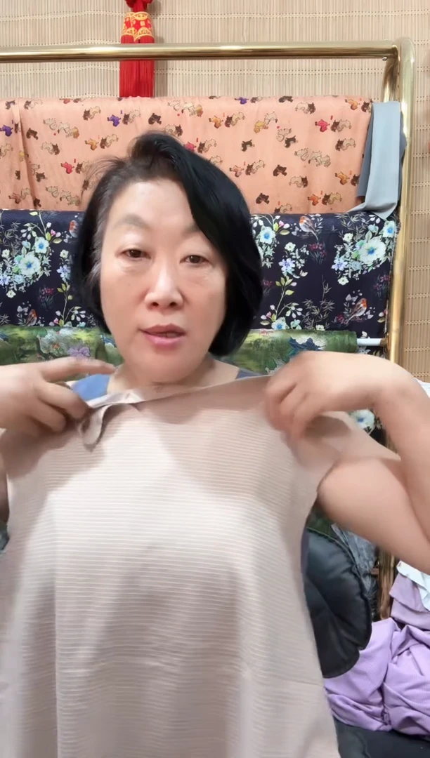 石墨烯男女同款驼色背心裁片两件
