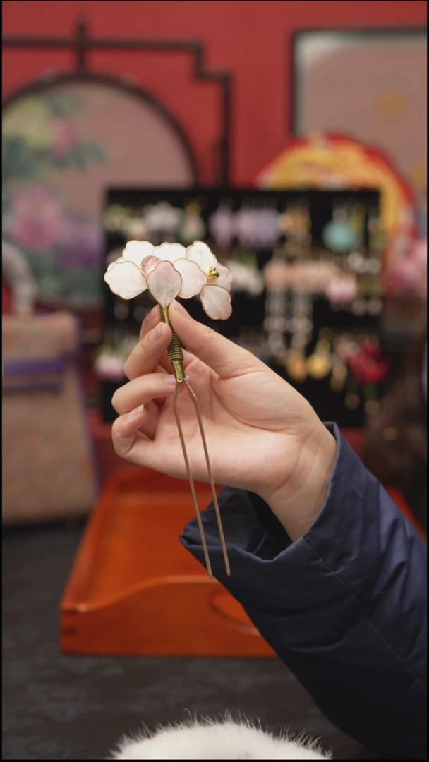 刺绣白粉色非遗手工绒花发饰