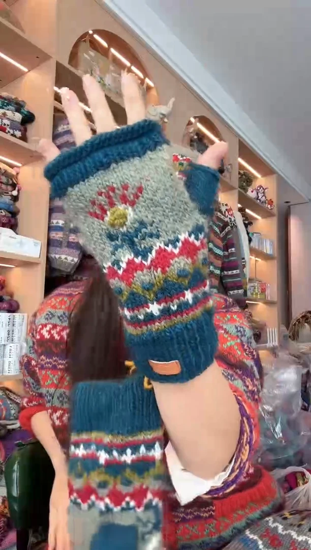 羊毛彼岸花手套