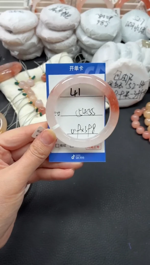 未镶嵌手镯石英质玉尔*。41