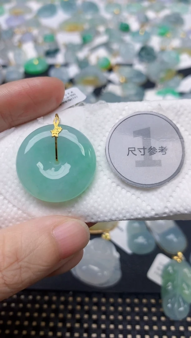 颈饰18K金镶嵌翡翠天然缅甸A货翡翠