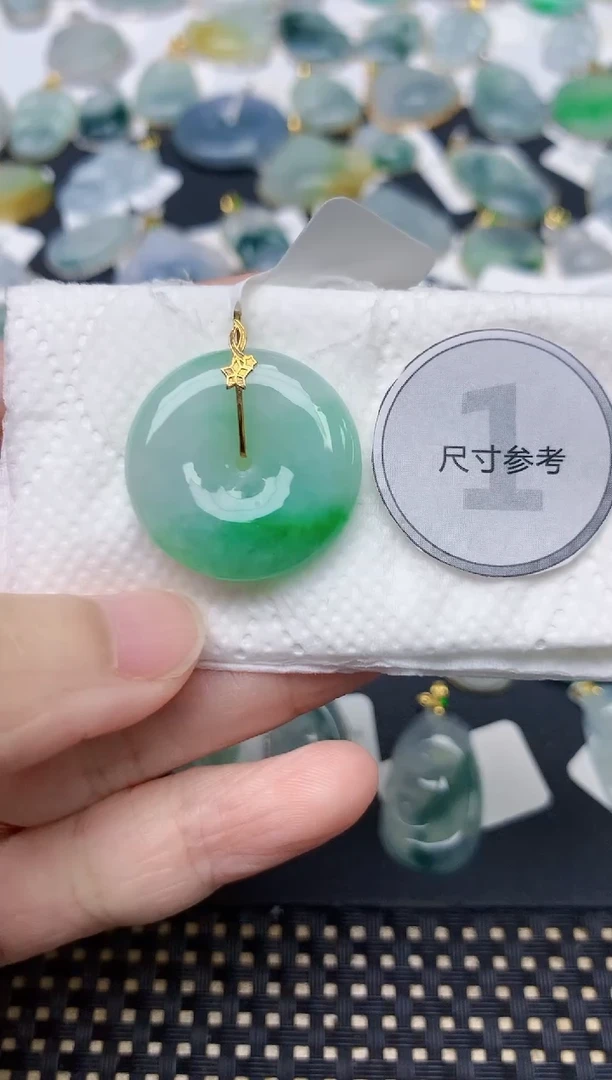 颈饰18K金镶嵌翡翠天然缅甸A货翡翠