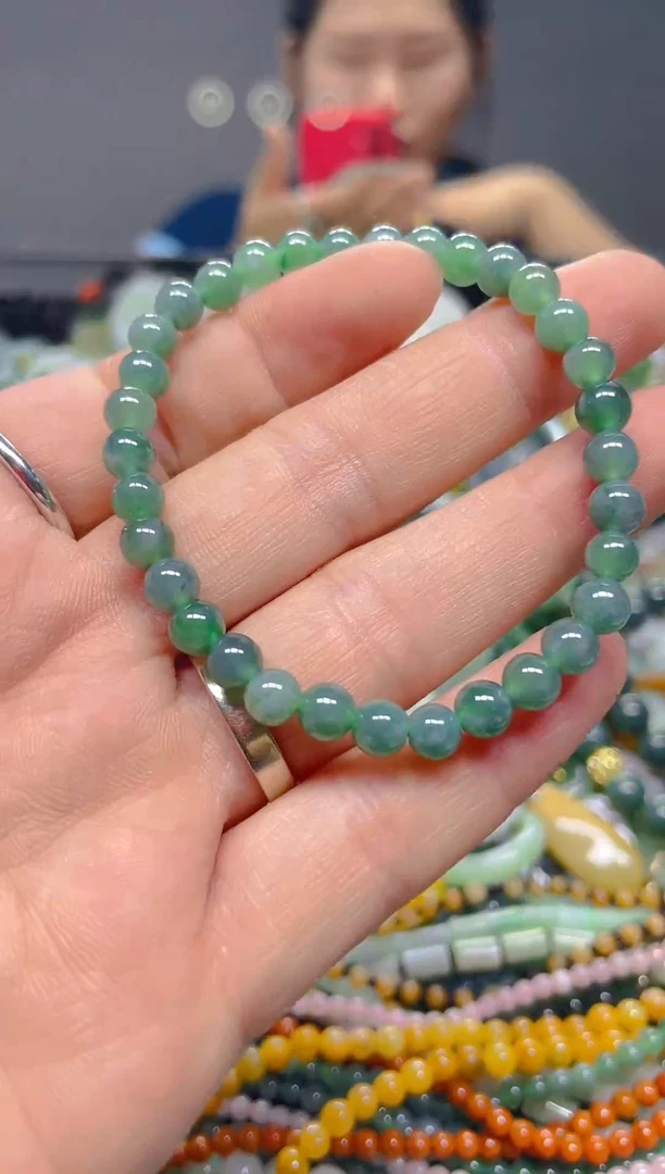 翡翠未镶嵌颈饰4MM/C翡翠A货,1件也是批发价
