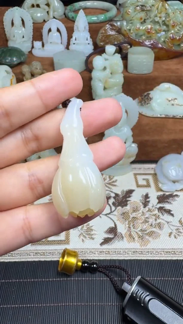 颈饰未镶嵌和田玉1