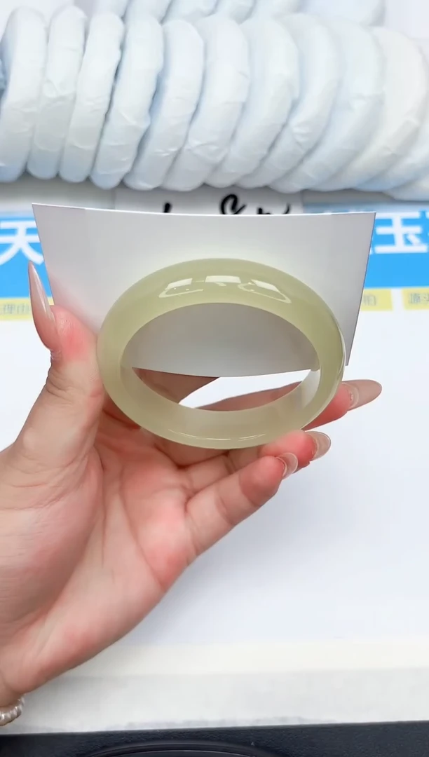 未镶嵌手镯石英质玉115-56.5