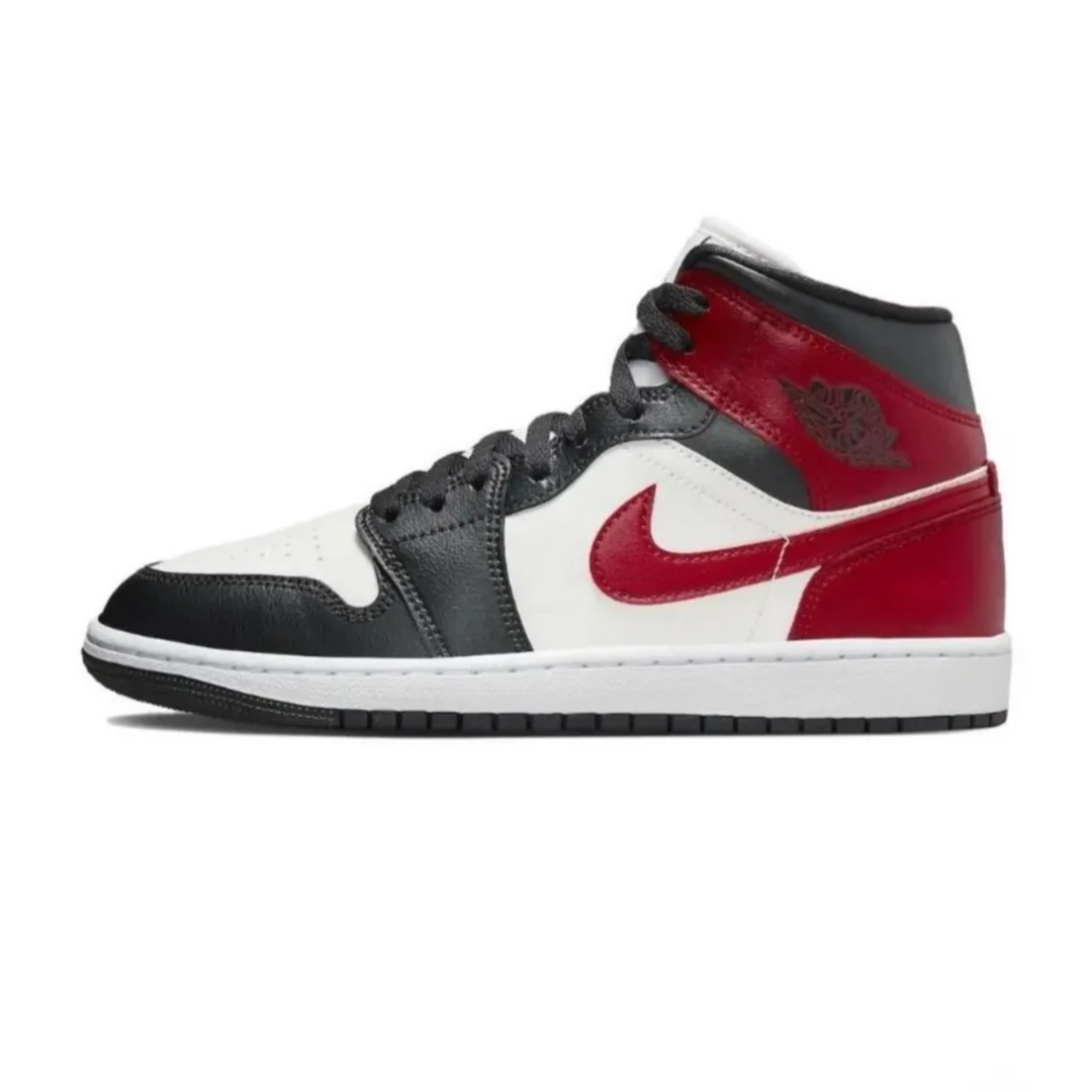 耐克Air Jordan 1MID女子中帮复古黑红白休闲板鞋BQ6472160