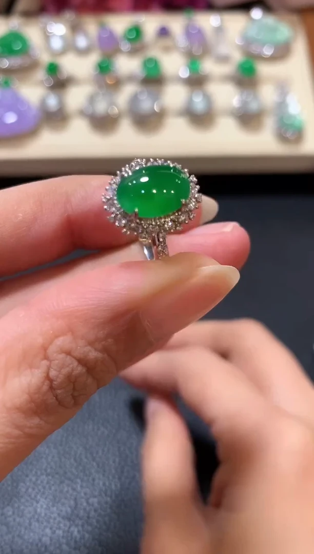 18K金镶嵌戒指翡翠z88