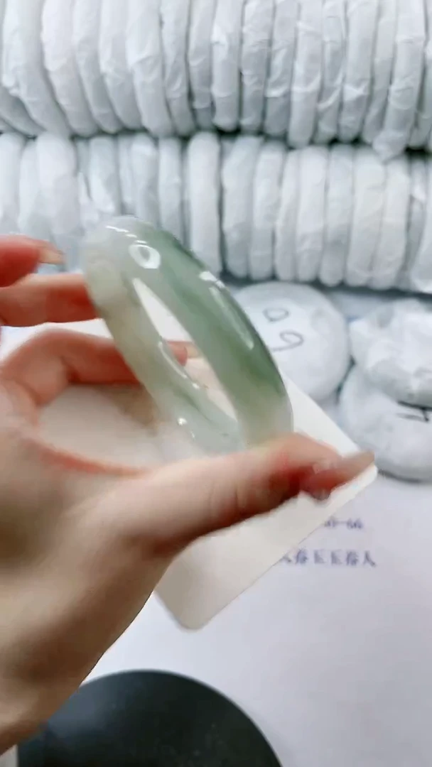 【闪购商品】石英质玉手镯未镶嵌0951092928-62多样性发货