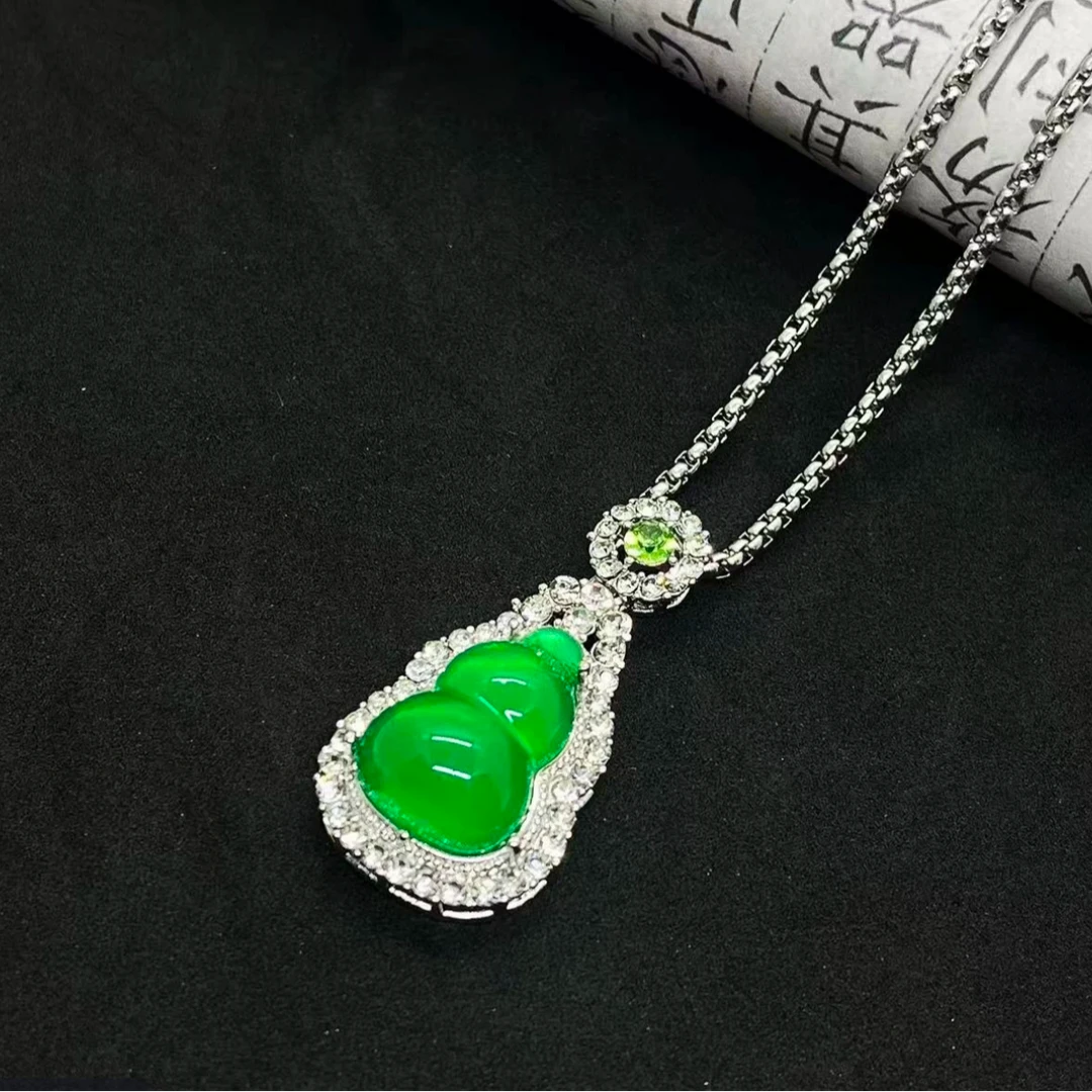 高定— 典藏 精品 碧绿色平安葫芦吊坠(D037)