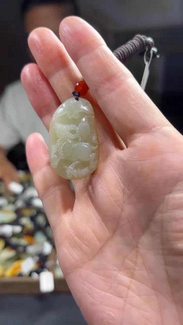 和田玉未镶嵌颈饰·