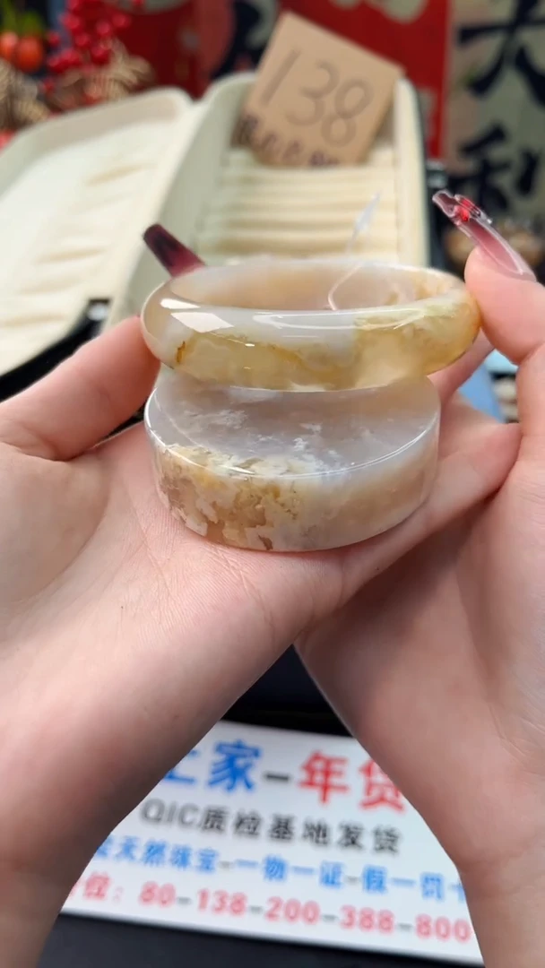 【闪购商品】石英质玉手镯未镶嵌赠送镯心（58圈口