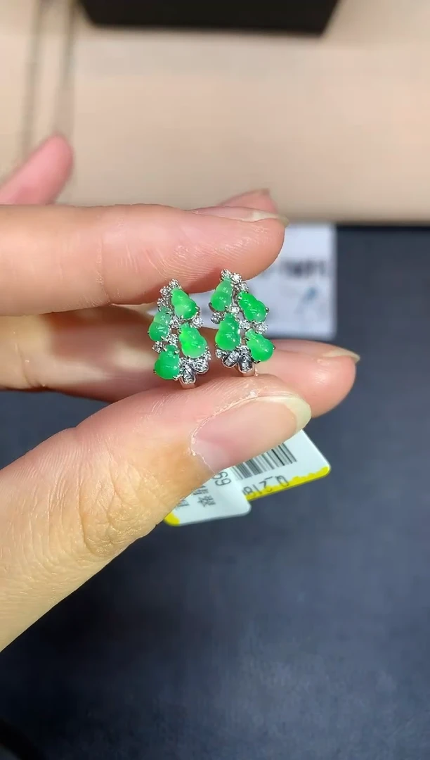 18K金镶嵌翡翠耳饰葫芦【无服务费