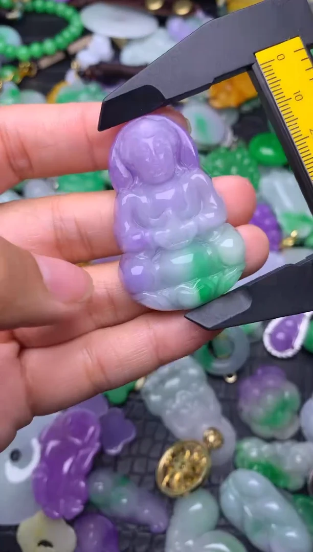 颈饰未镶嵌翡翠缅甸翡翠吊坠