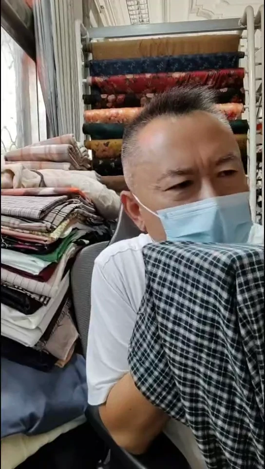 墨绿纯色四方小格子