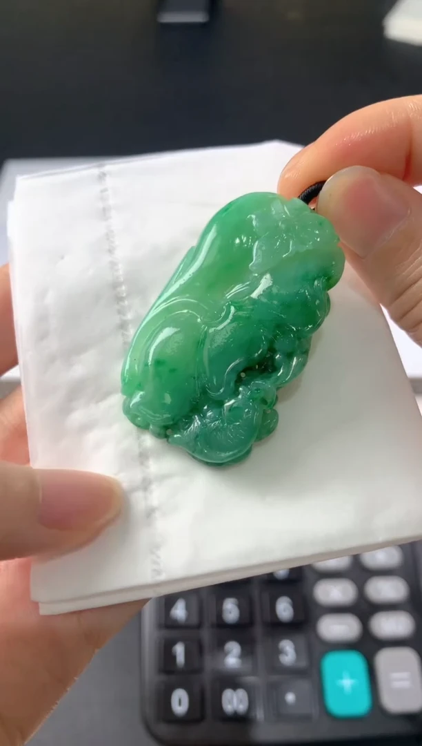 未镶嵌定制翡翠美*.毛货抛光