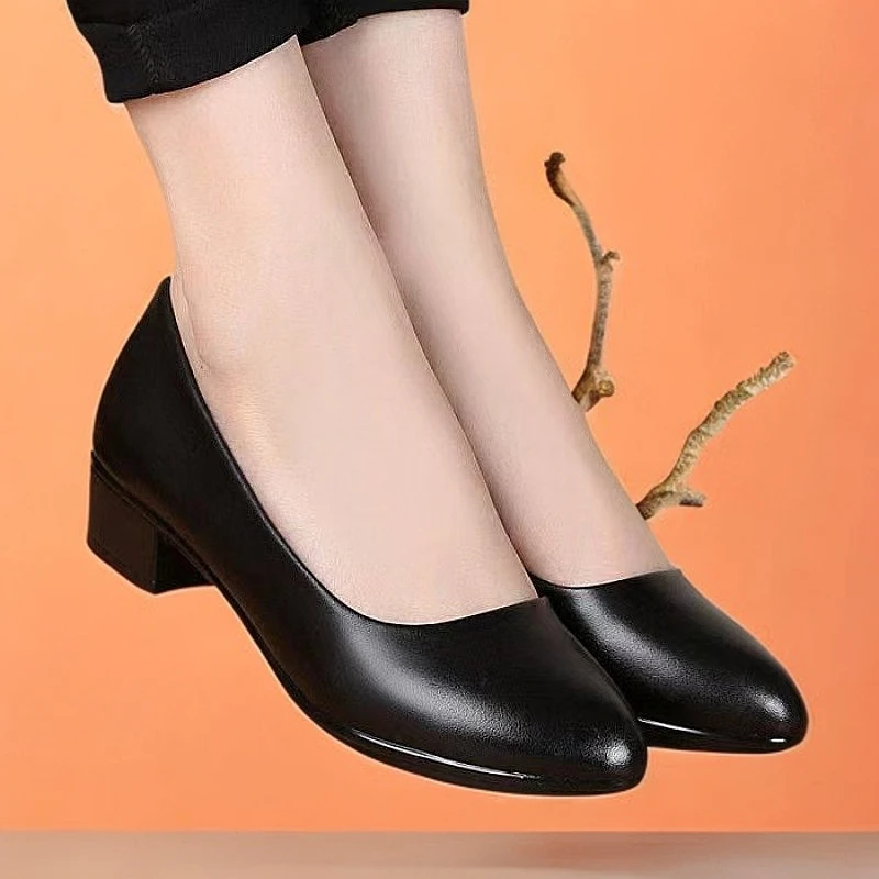 睢蒙常规女士黑色平底尖头低跟中年春秋小皮鞋