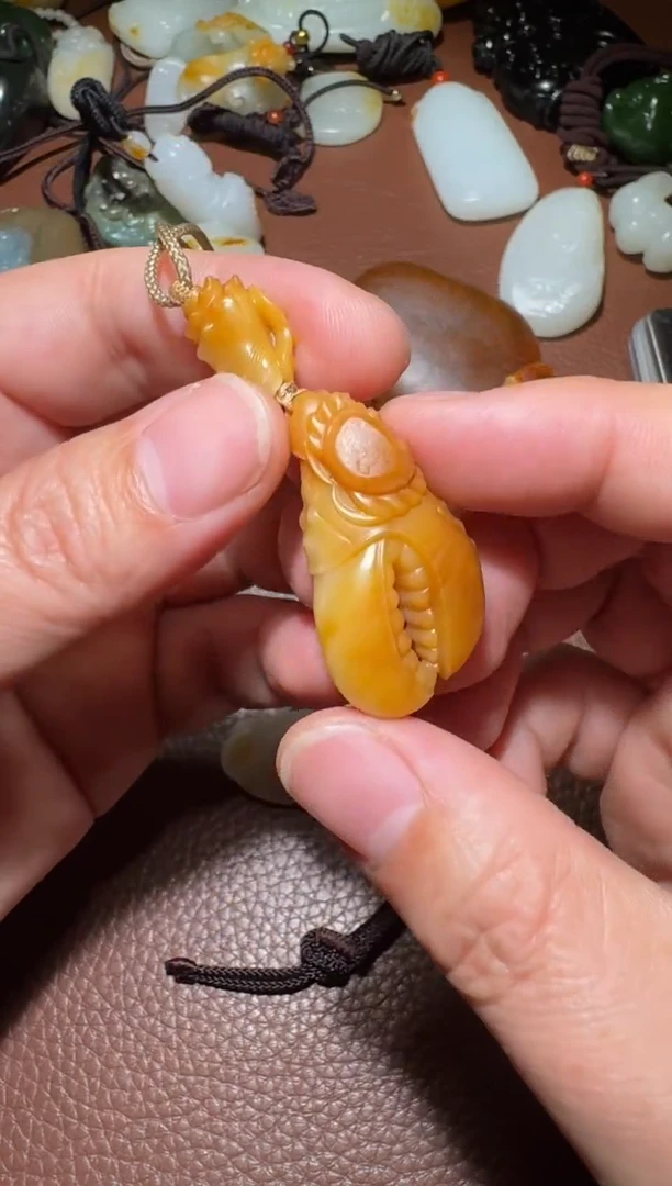 未镶嵌和田玉挂件和田玉