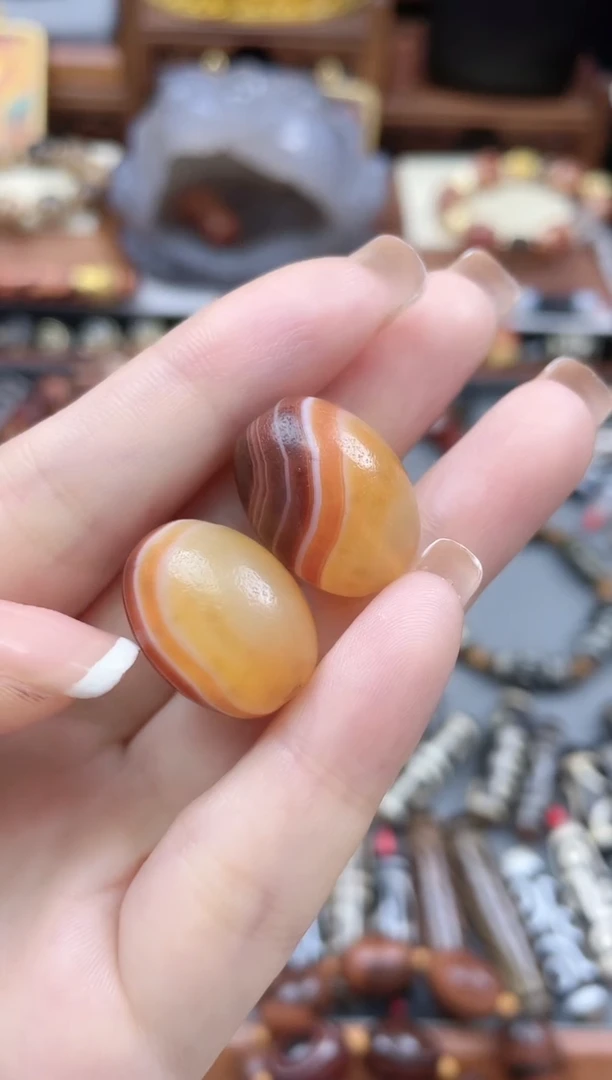 玛瑙/玉髓裸珠金蟾红肉枣珠2个