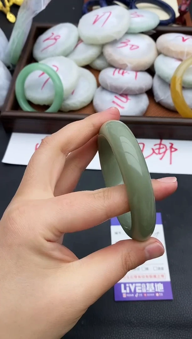 未镶嵌手镯石英质玉186+55/56