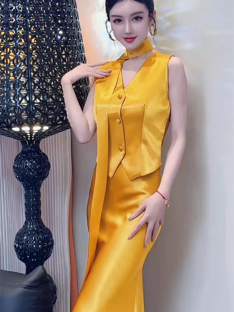 女神范轻奢气质时髦简约蕾丝露背无袖修身马甲高腰半身裙