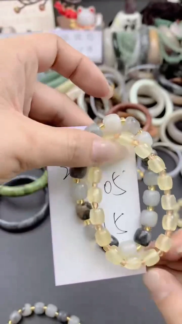 未镶嵌手镯石英质玉105