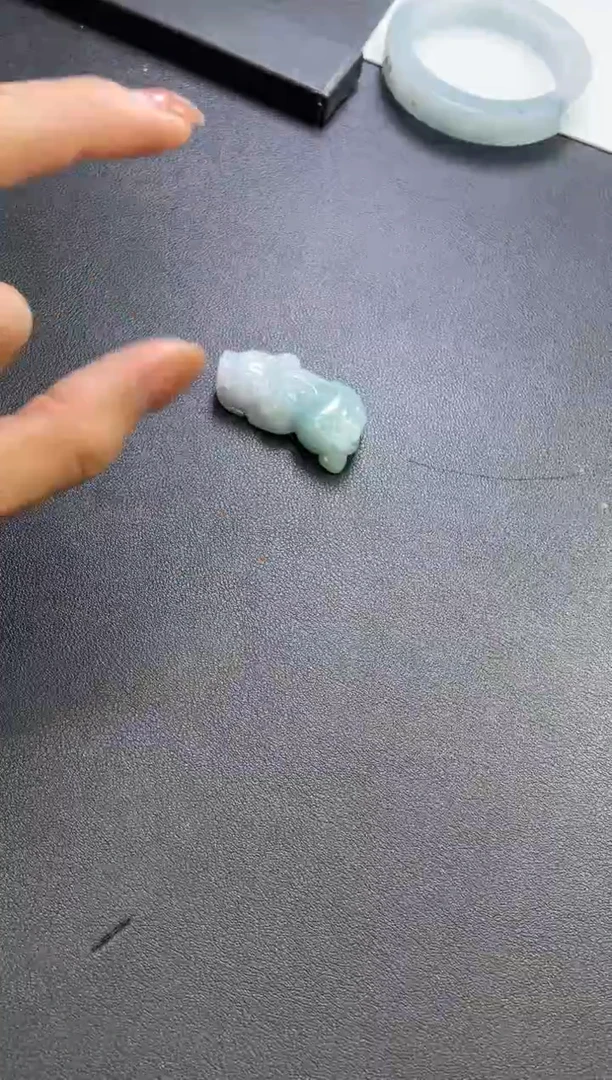 【闪购商品】翡翠挂件未镶嵌貔貅