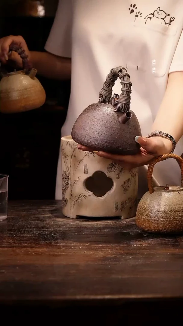 麒麟提梁壶纯手工柴烧