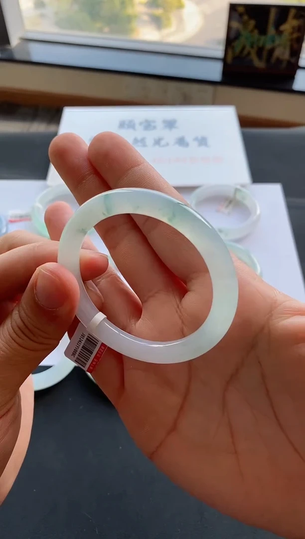 【闪购商品】翡翠手镯未镶嵌42号51.4*8.1*8.2圆条