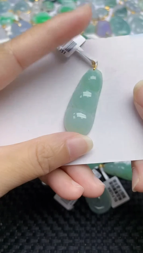 翡翠18K金镶嵌颈饰天然翡翠A货