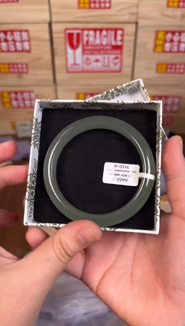 未镶嵌手镯石英质玉编码W-0316