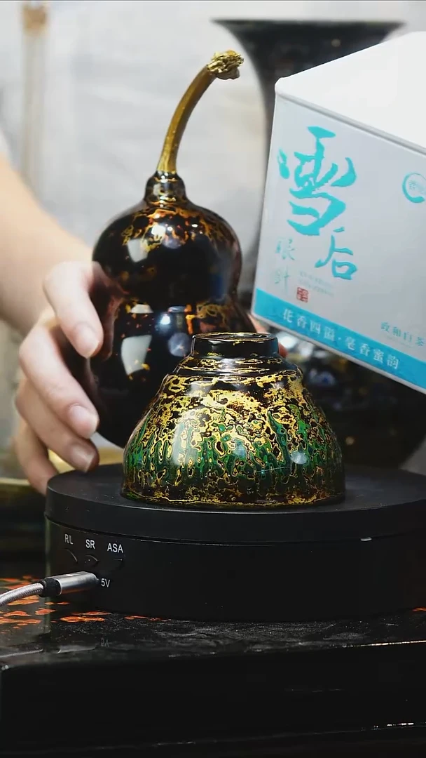 凌超老师绿金杯子