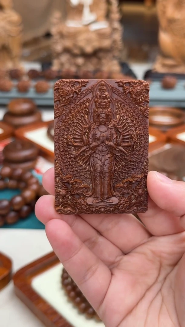 檀香木吊坠57千手观音牌子 印度老山檀香