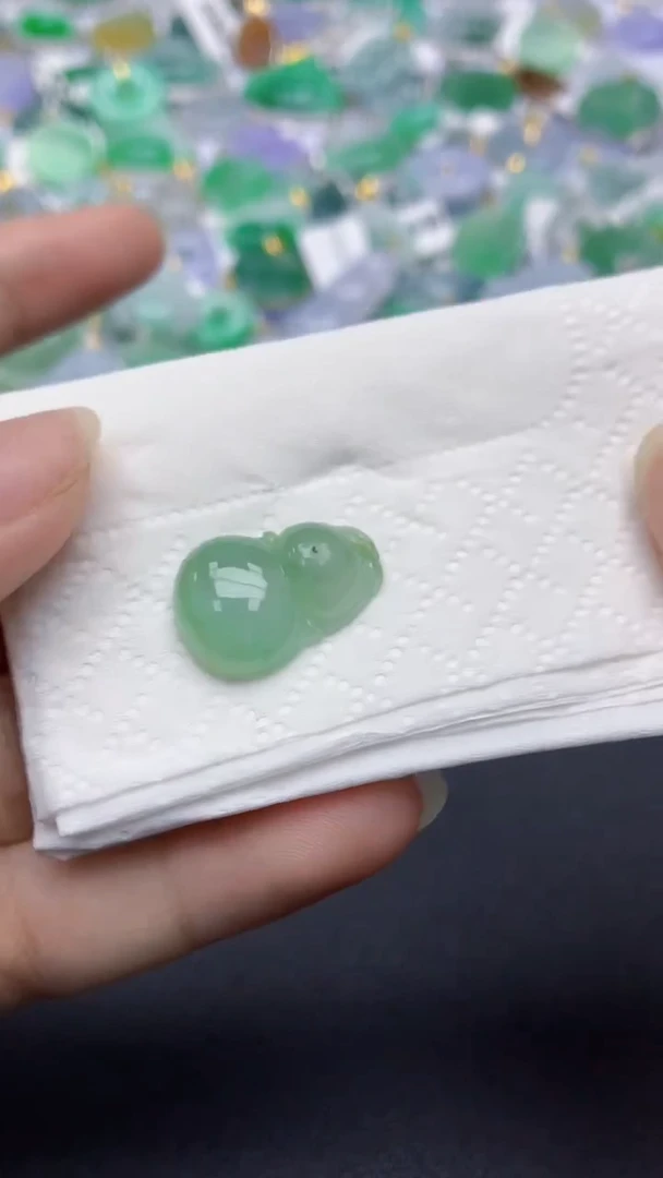 翡翠未镶嵌颈饰天然缅甸a货翡翠