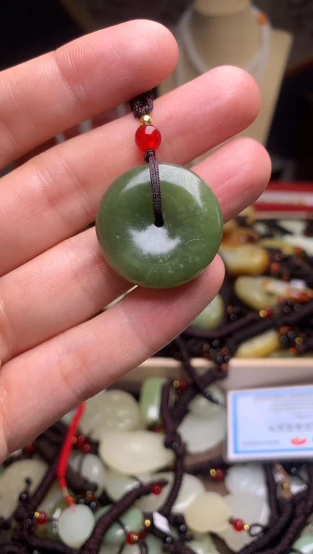 颈饰未镶嵌和田玉新疆料青海料清水和田玉吊坠