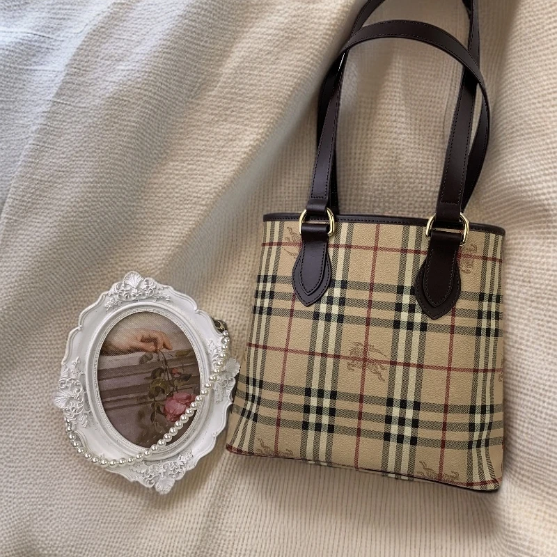 95新 BURBERRY/博柏利 战马格纹手提单肩包/EE11522040/2040