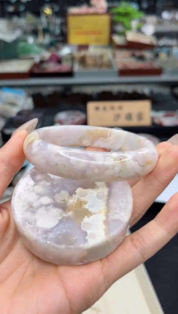 【闪购商品】石英质玉手镯未镶嵌63圈口（不退不换）1931076