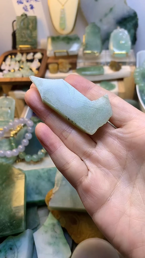 未镶嵌挂件翡翠缅甸A货翡翠,没有运费险,有纹有裂