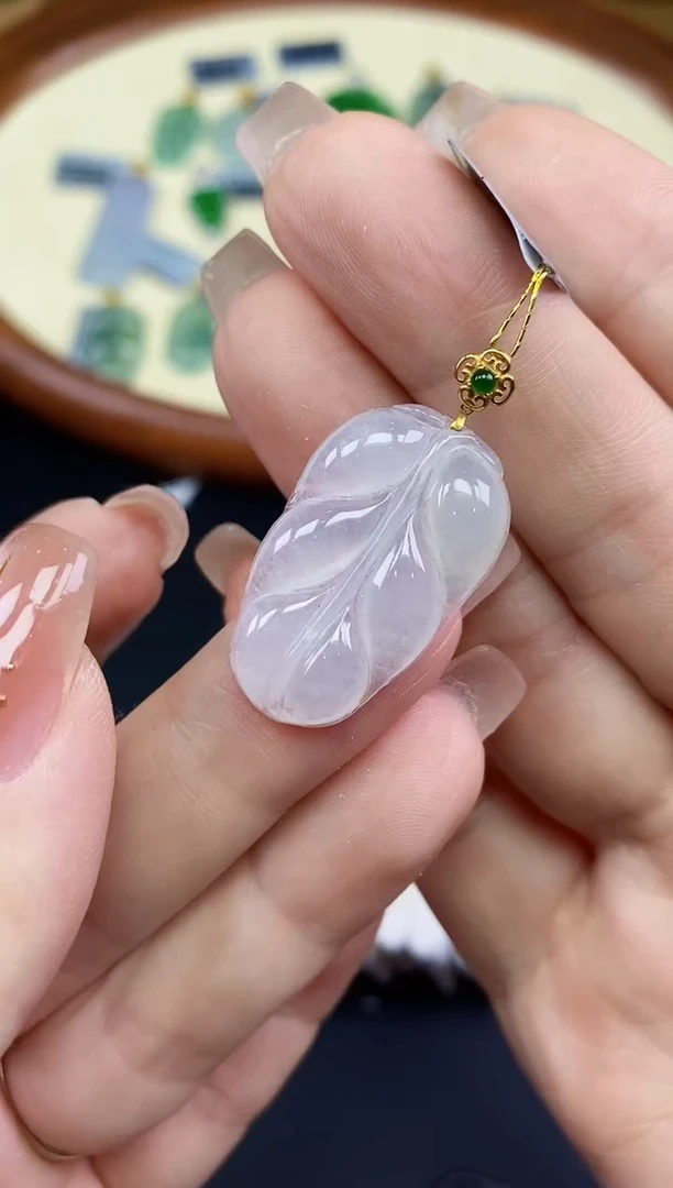 吊坠(不含链)18K金镶嵌翡翠叶子18K金扣镶嵌@@CMT