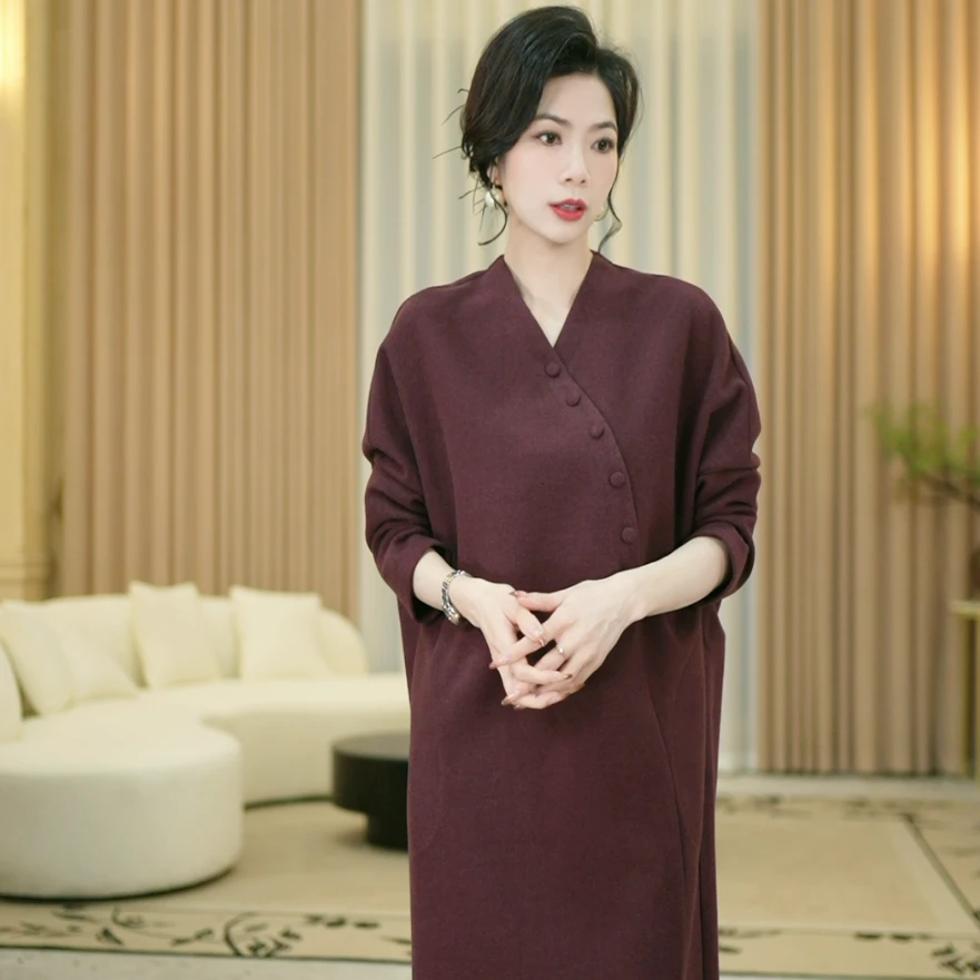 宝儿姐LEMONDISIN2024年新款休闲V领针织连衣裙冬季时尚优雅百搭