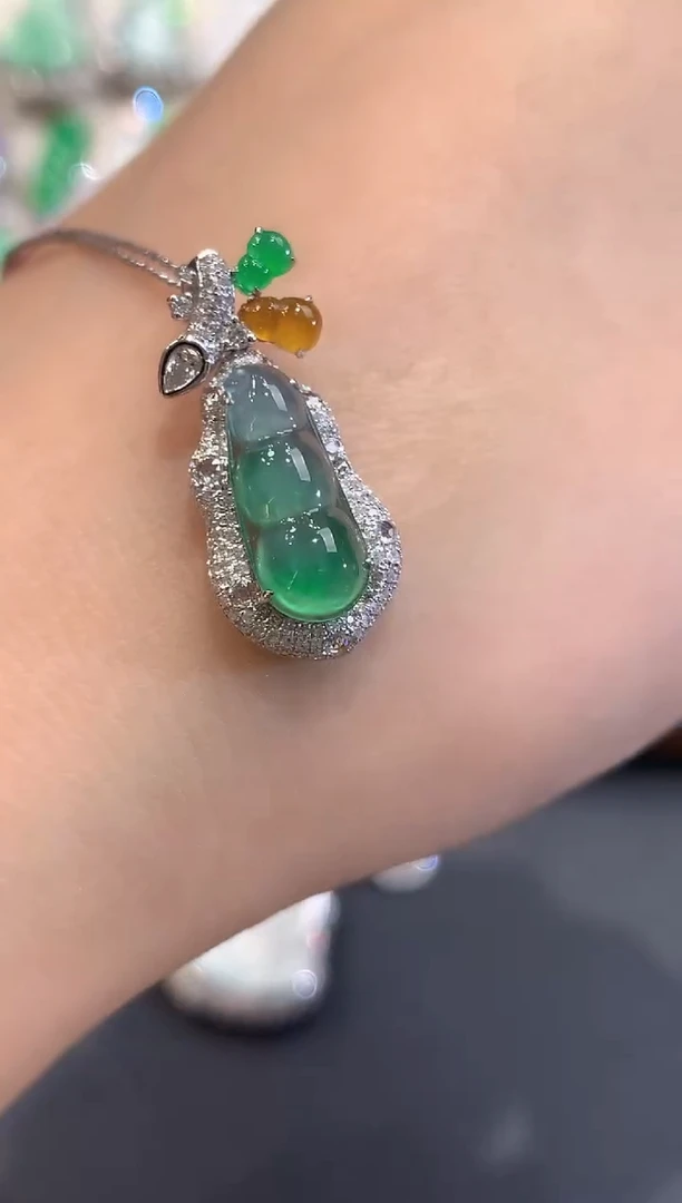 吊坠(不含链)18K金镶嵌翡翠a102