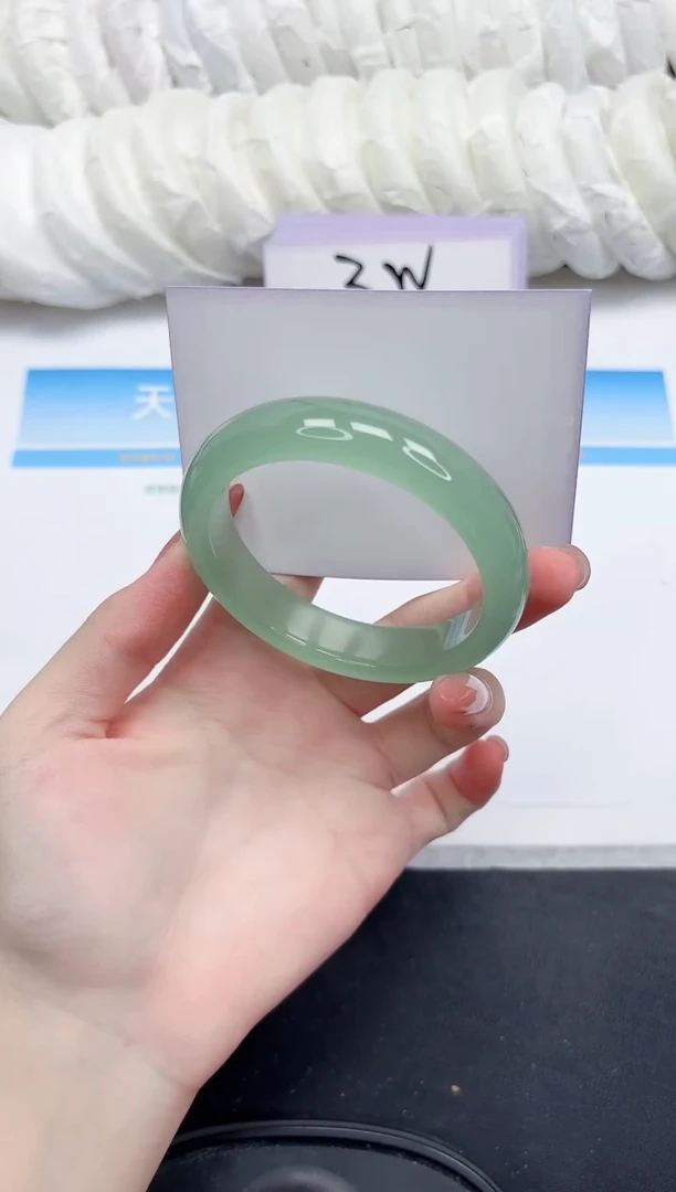 石英质玉手镯未镶嵌180-62