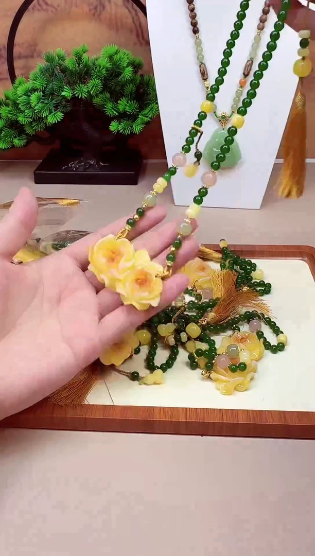 14K金镶嵌颈饰蜜蜡A726