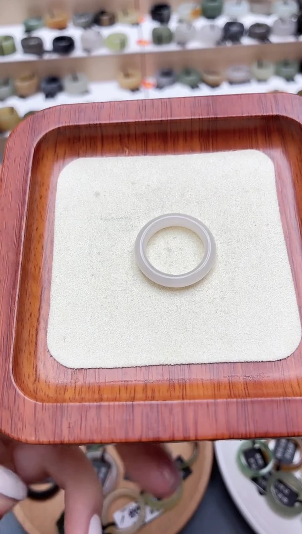 未镶嵌戒圈和田玉时****梦13号