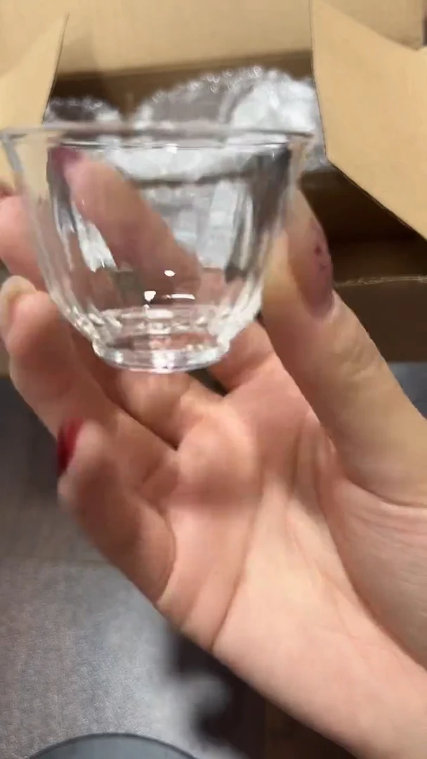 6个条纹小杯子了了了