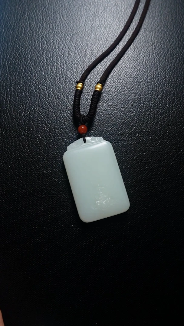 颈饰未镶嵌和田玉无事牌