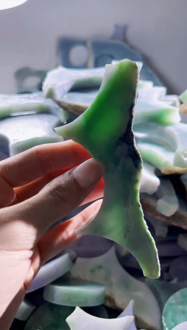 翡翠裸石缅甸翡翠A货陈4071